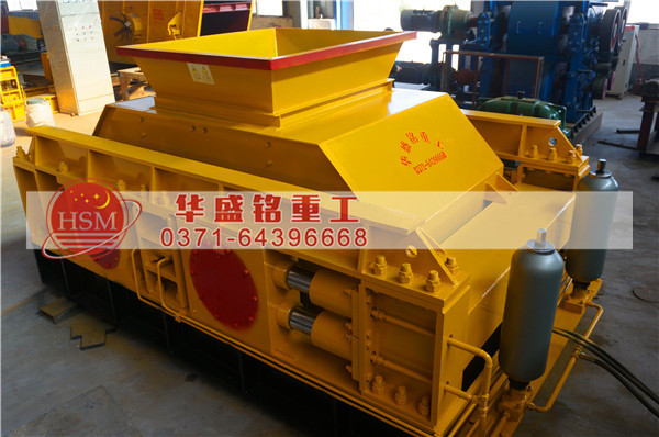 大型液壓對輥破碎機(jī)