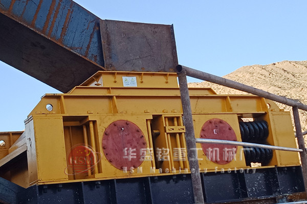 1000型對(duì)輥制砂機(jī)跨越大半個(gè)中國(guó)的品質(zhì)之選