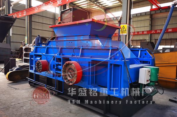 大型液壓對輥破碎機圖片